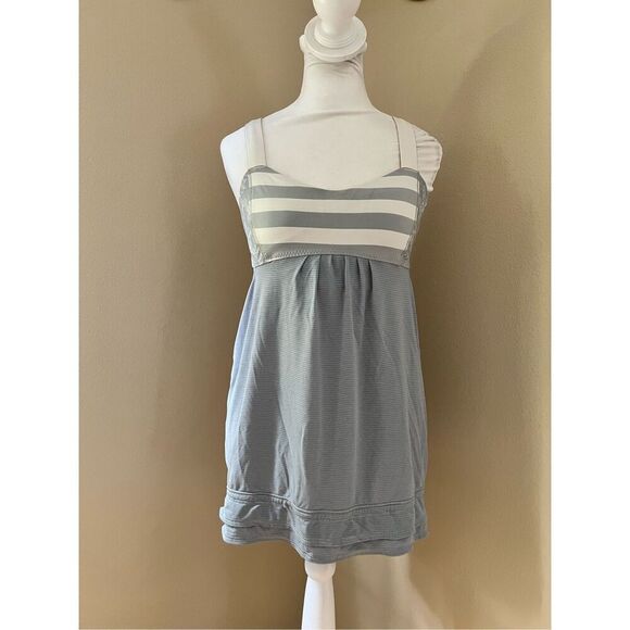 Luluemon Gray Polar Cream Stripe Run Back On Track Tank Top Size 6 - Picture 1 of 7